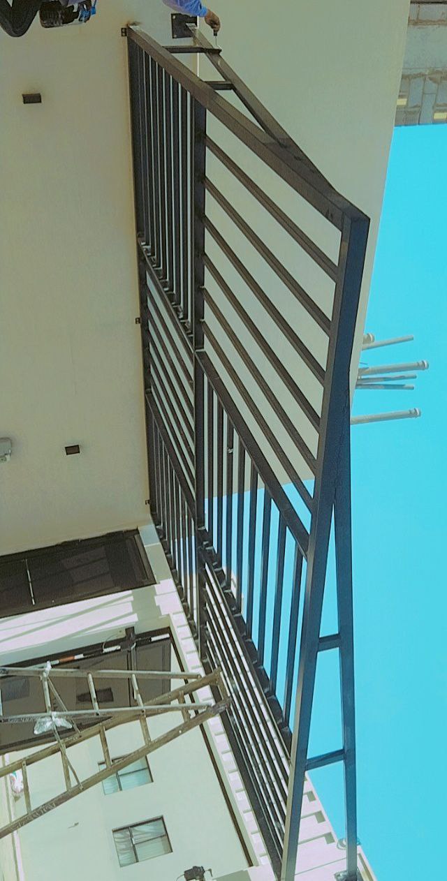 برجولات حديثة للمساحات الخارجية