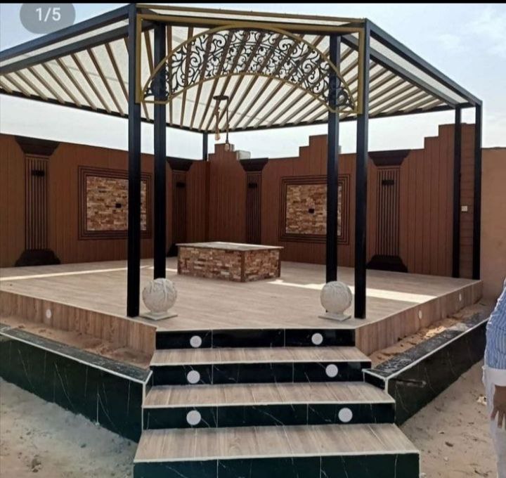 برجولات مع طاولات قابلة للطي