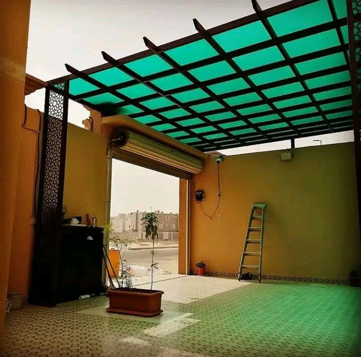 برجولات مع مظلات مزدوجة